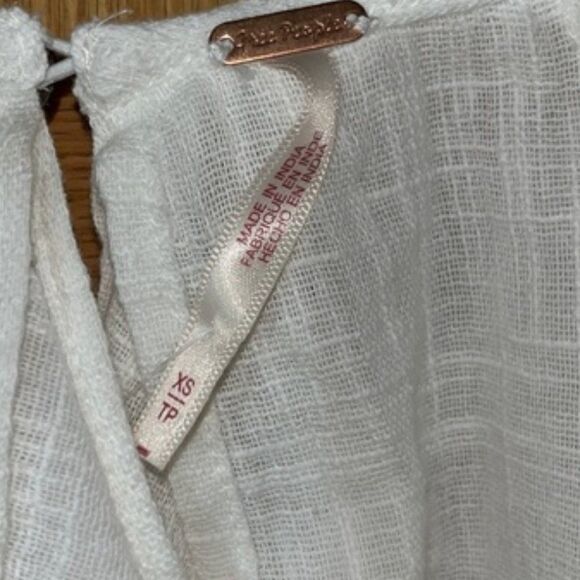 Free People Zuri White Balloon Sleeve Cropped Open Back Ruffle Blouse - Picture 13 of 13